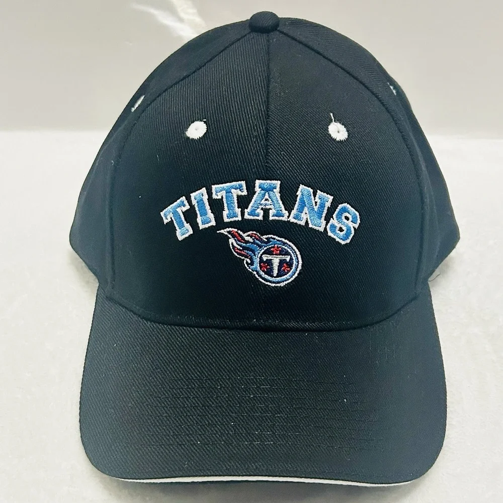 Game Day Vintage Tennessee Titans Adjustable Hat Cap Strap Black NFL‎ Football
